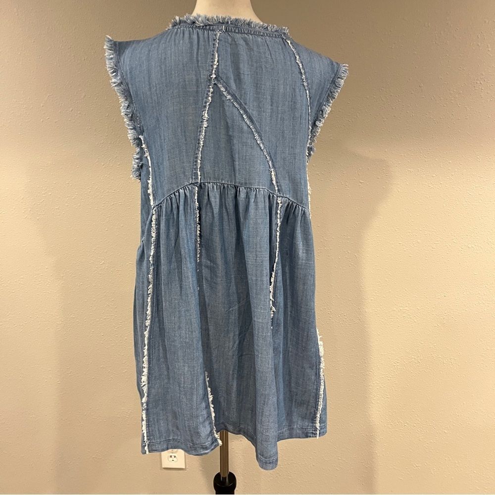 Sleeveless Patched‎ and Frayed Tunic Dress - Light Indigo size small - Picture 6 of 13